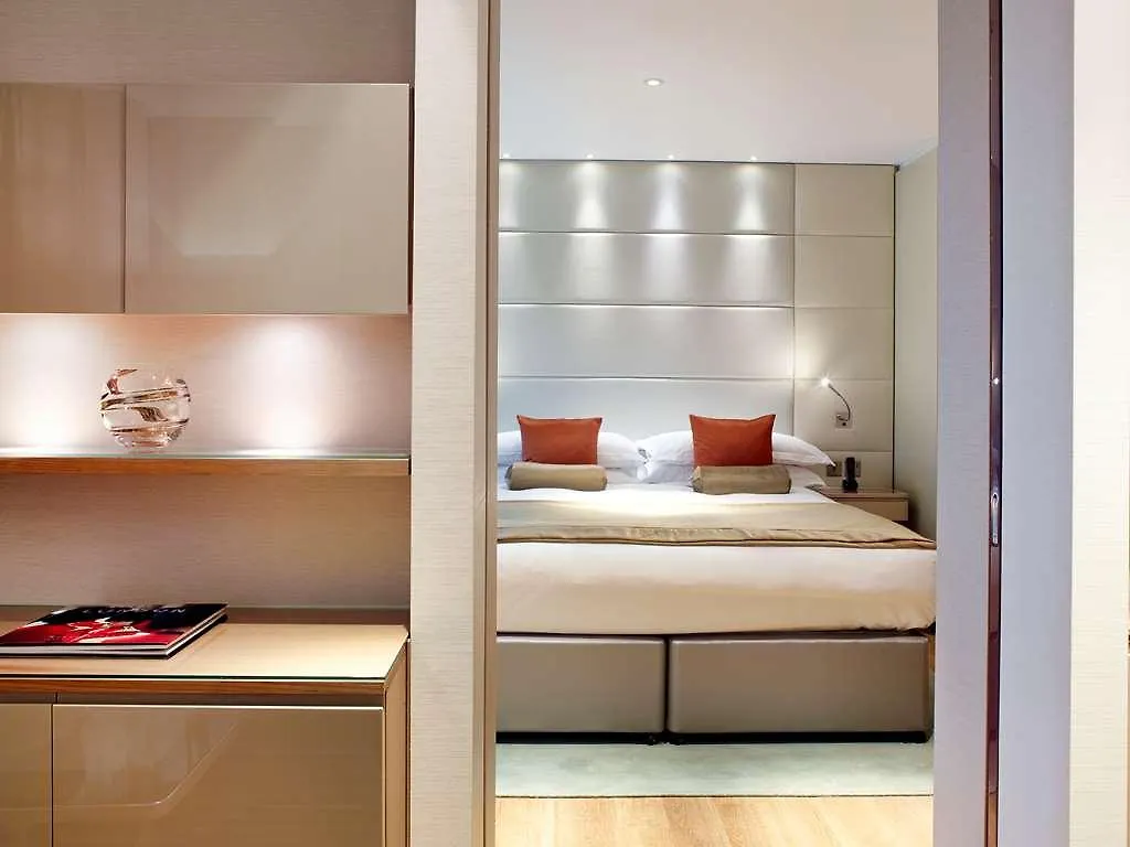 Cheval Three Quays At The Tower Of London Aparthotel 5*,  United Kingdom