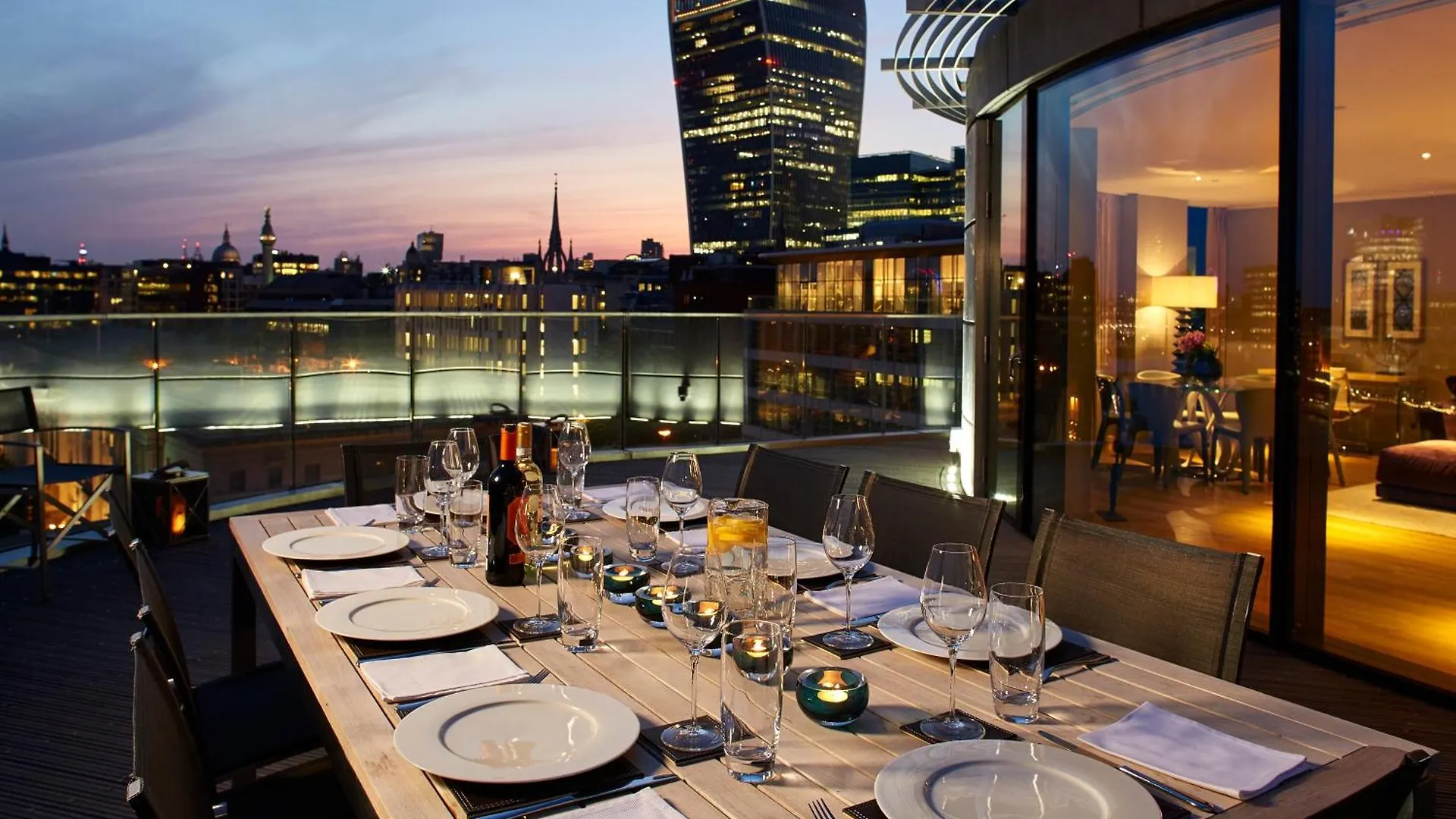 *****  Cheval Three Quays At The Tower Of London Aparthotel United Kingdom